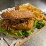 Mr. Cheese burger s hranolkami